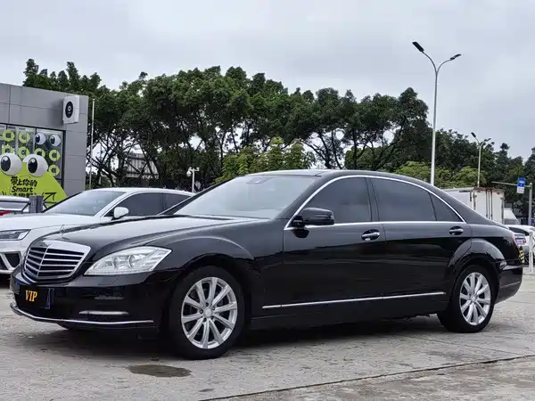 Mercedes-Benz S-Class 2010