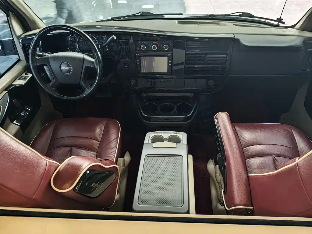 GMC Savana 2015 — фото 12