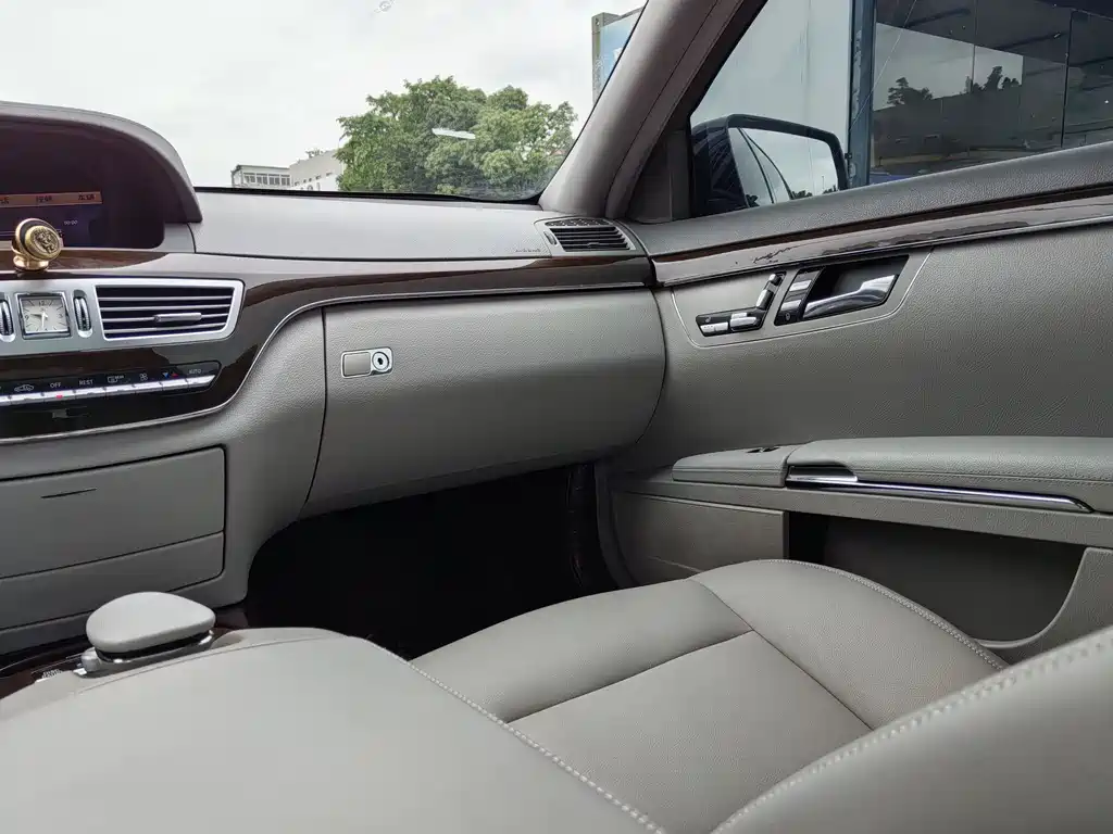 Mercedes-Benz S-Class 2011 — фото 25