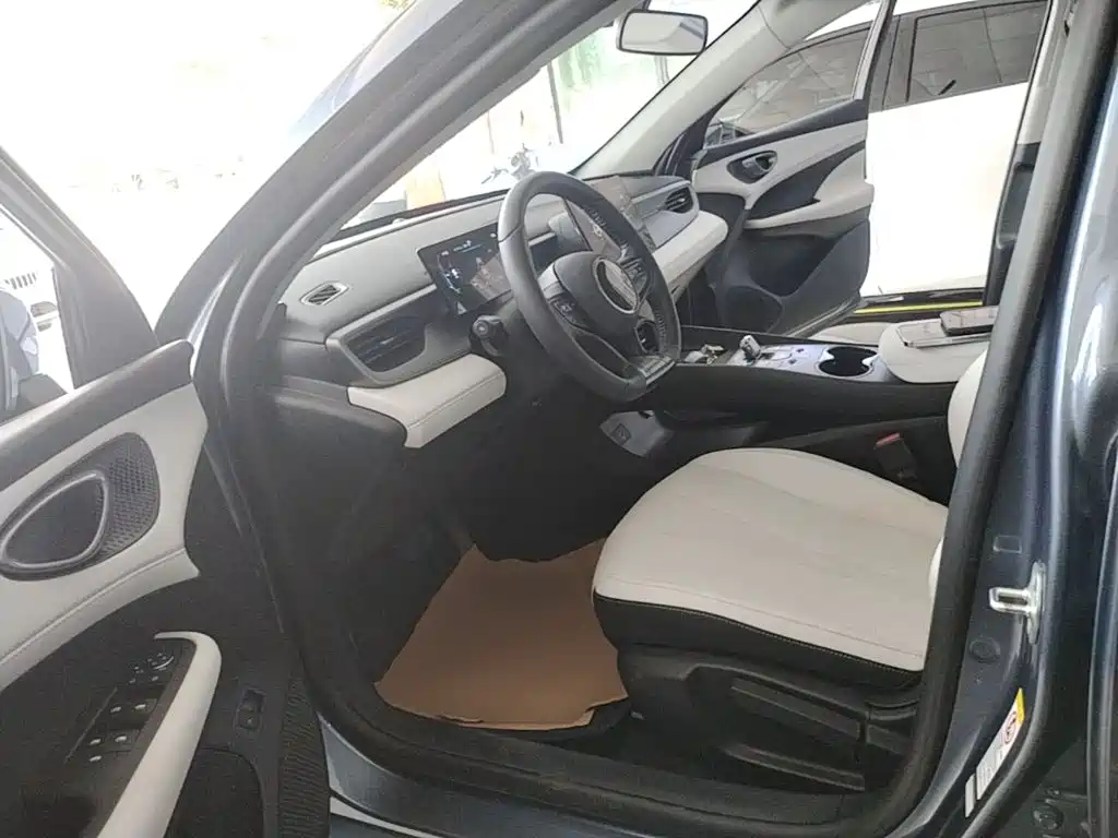 BYD Seal 05 DM-i 2025 — фото 15