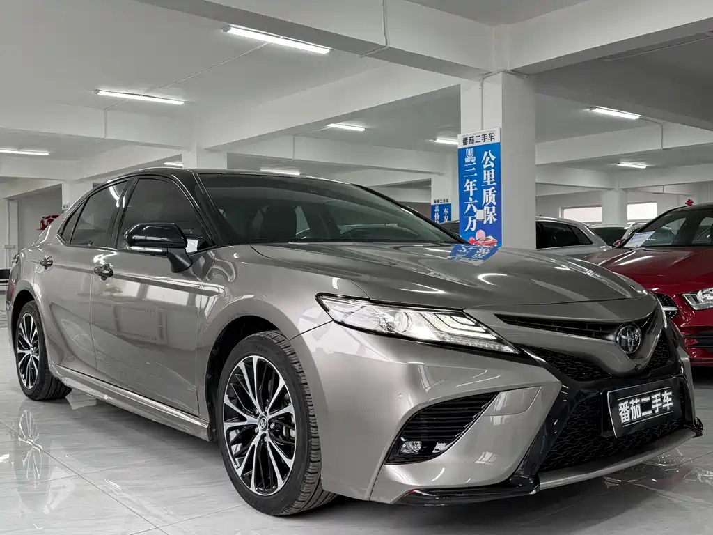 Toyota Camry 2018 — фото 3