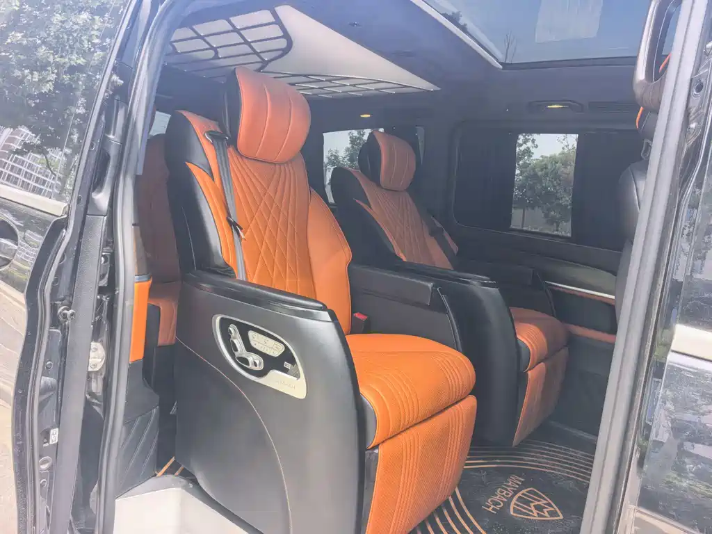 Mercedes-Benz V-Class 2022 — фото 10