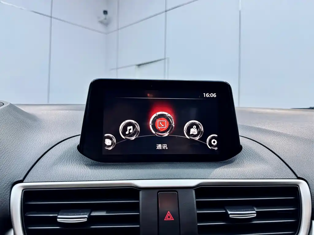 Mazda 3 Axela 2019 — фото 13