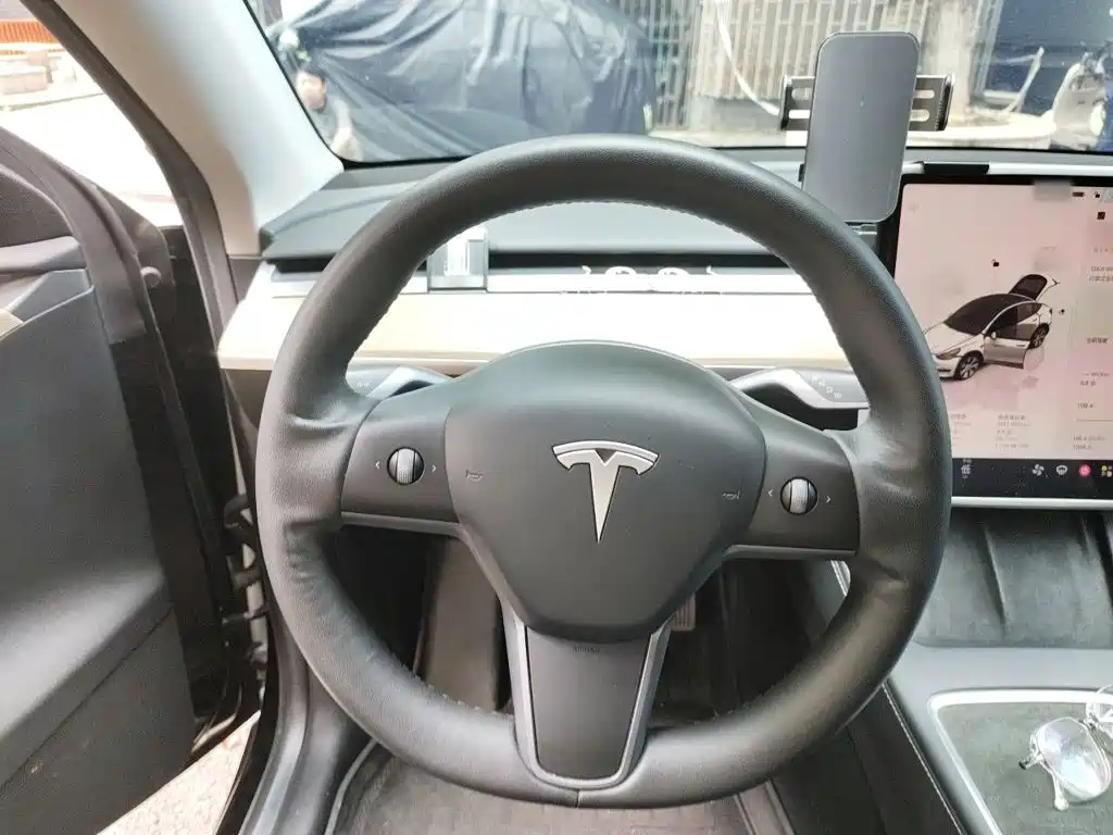 Tesla Model Y 2022 — фото 11