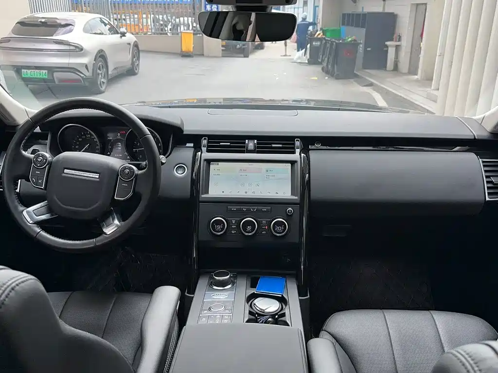 Land Rover Discovery 2019 — фото 15