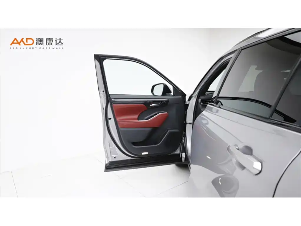 Toyota Crown Kluger 2022 — фото 10