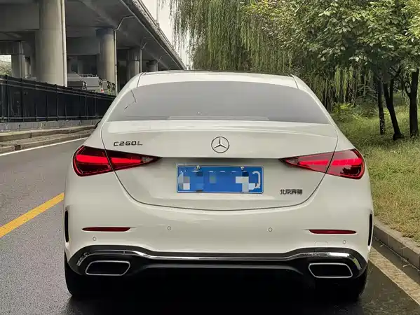 Mercedes-Benz C-Class 2024