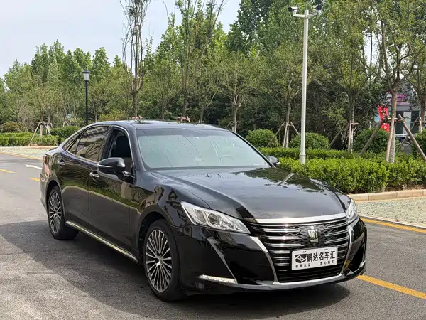 Toyota Crown 2018
