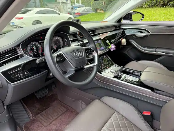 Audi A8 2024