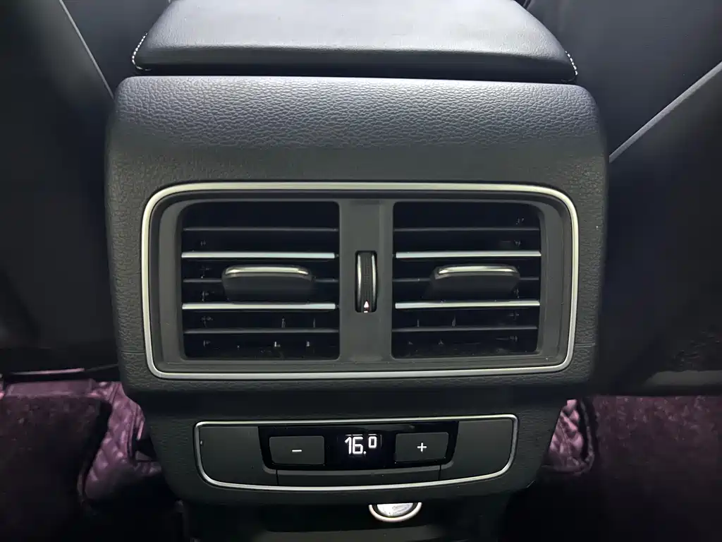 Audi Q5L 2025 — фото 14