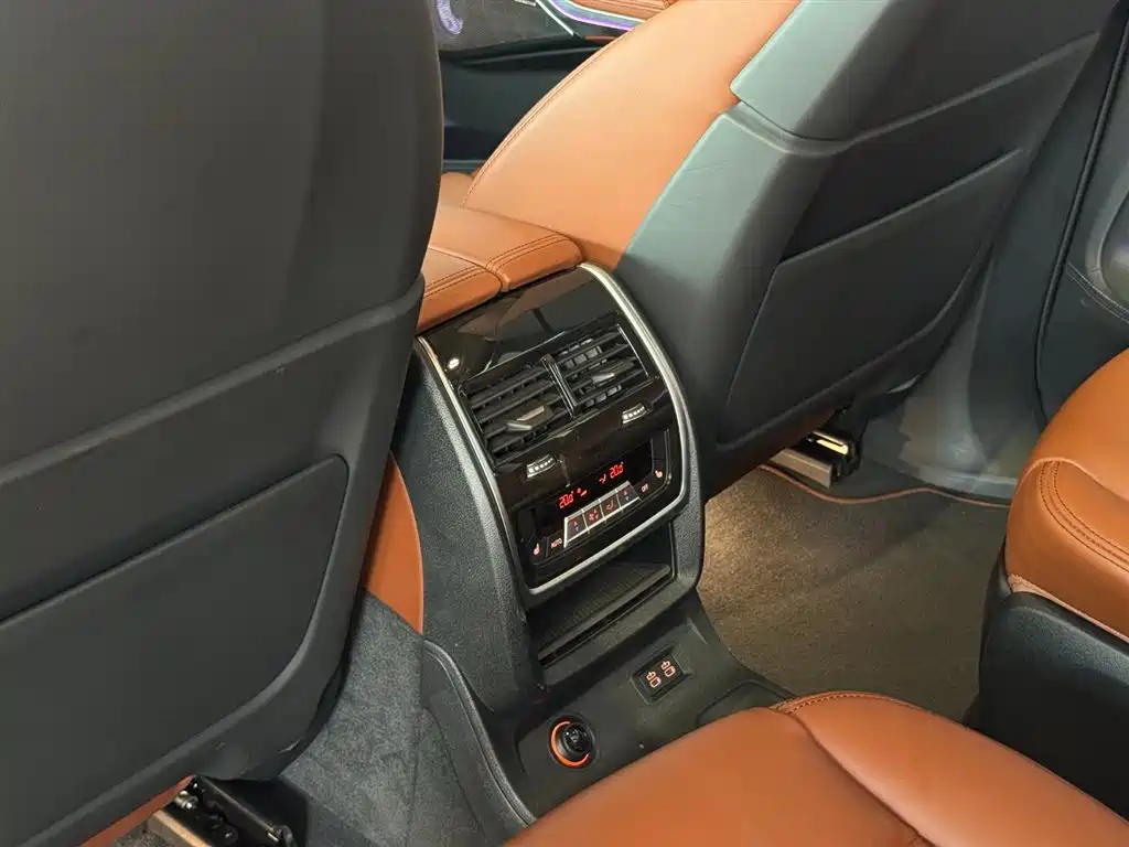 BMW X7 M60i 2023 — фото 26