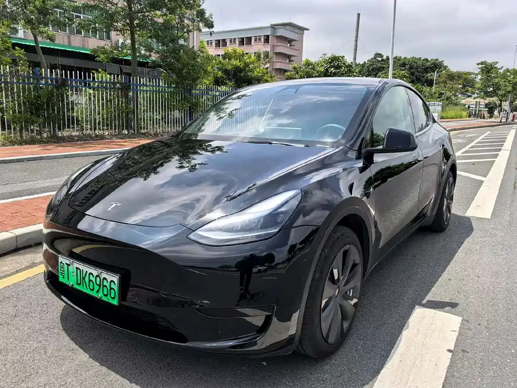 Tesla Model Y 2023 — фото 1