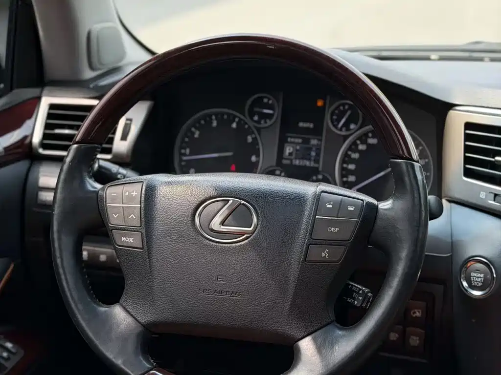 Lexus LX 2014 — фото 6