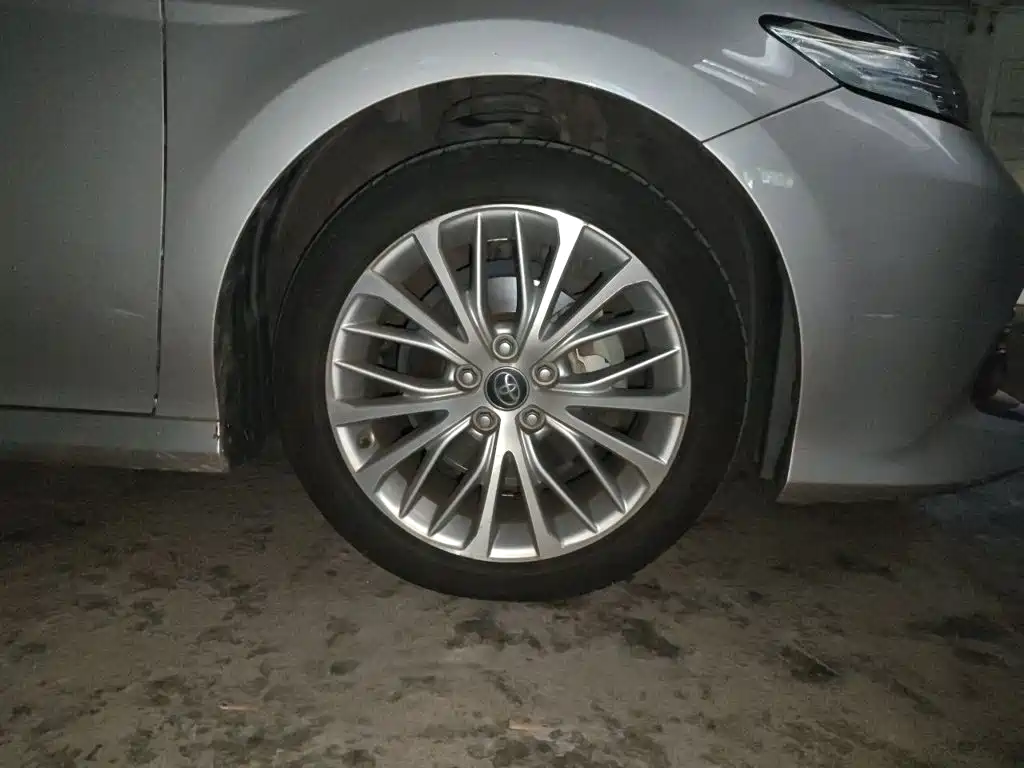 Toyota Camry 2019 — фото 24