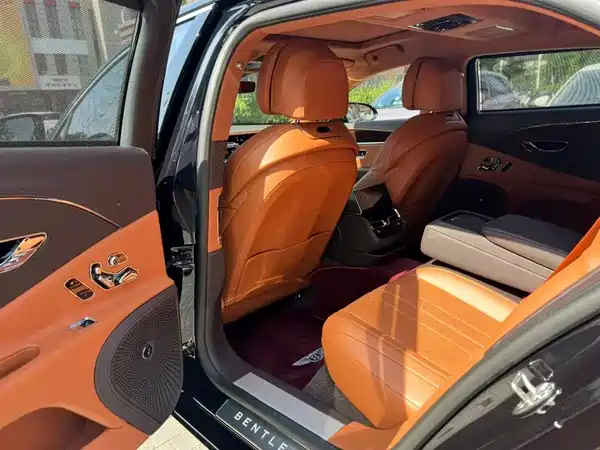 Bentley Flying Spur 2024