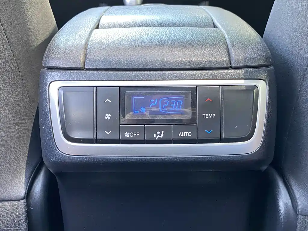 Toyota Highlander 2018 — фото 20