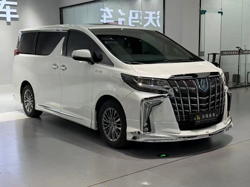 Toyota Alphard 2022 — фото 3
