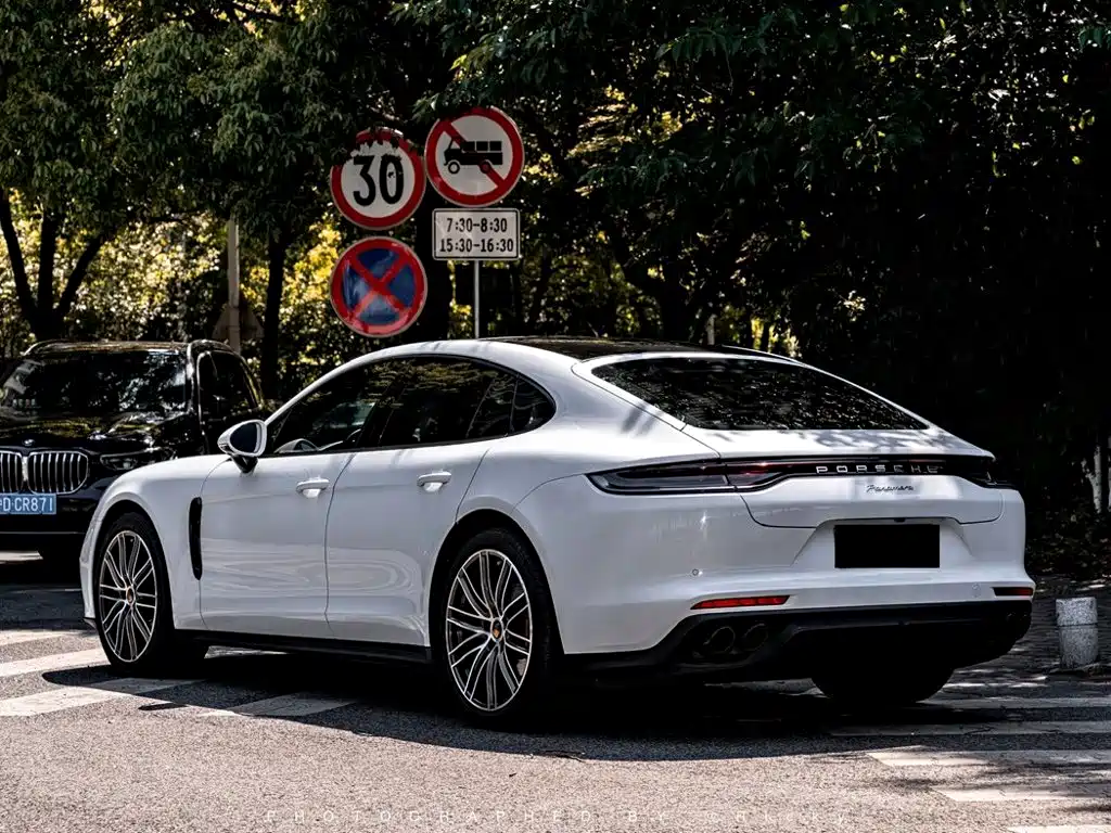 Porsche Panamera 2021 — фото 11