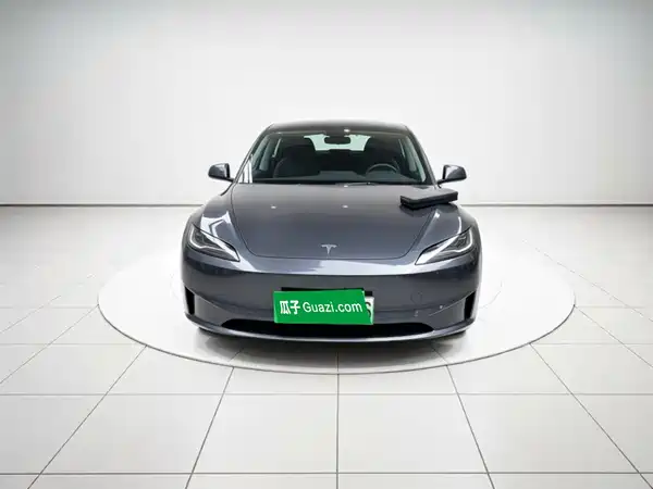 Tesla Model 3 2024