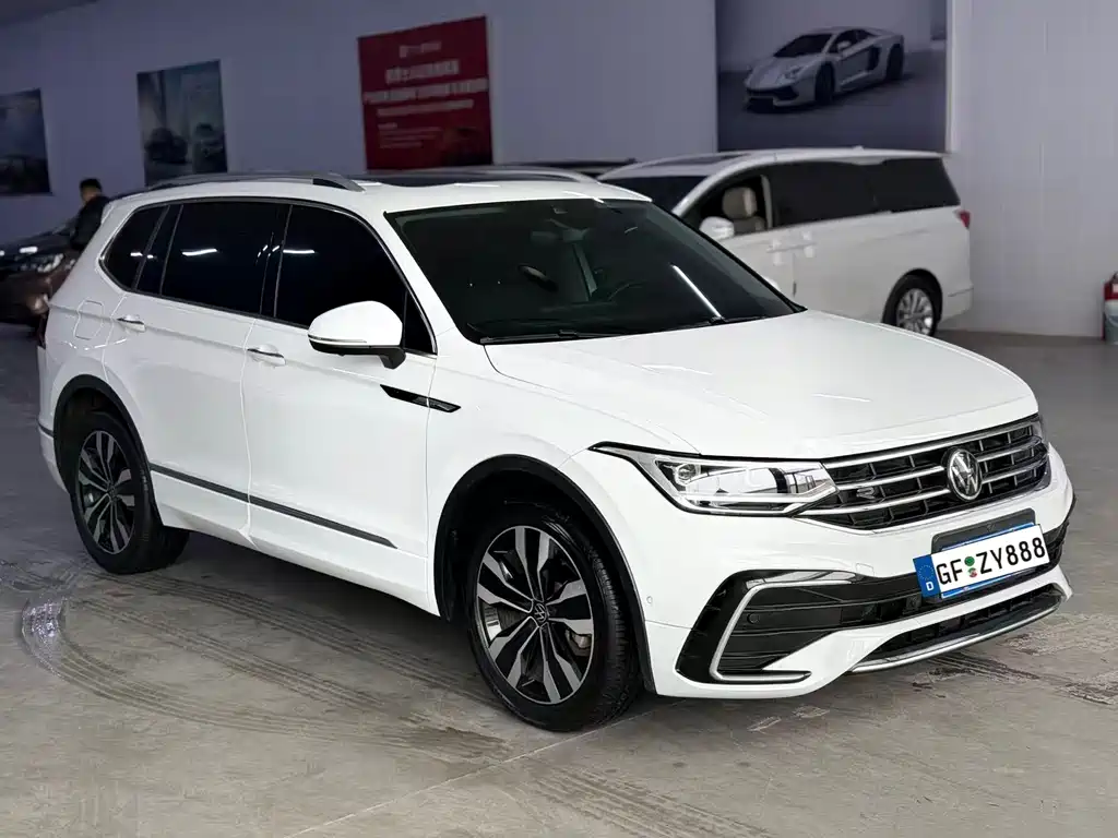 Volkswagen Tiguan L 2023 — фото 2