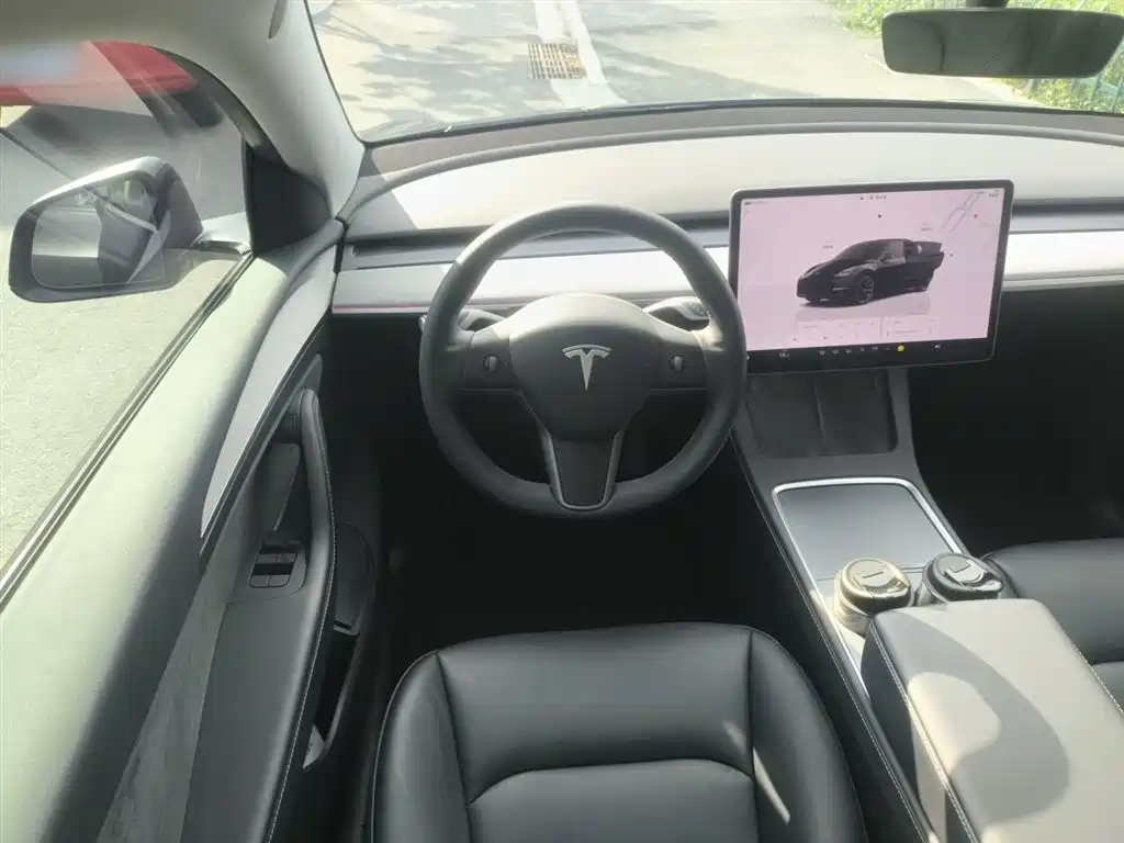 Tesla Model Y 2023 — фото 3