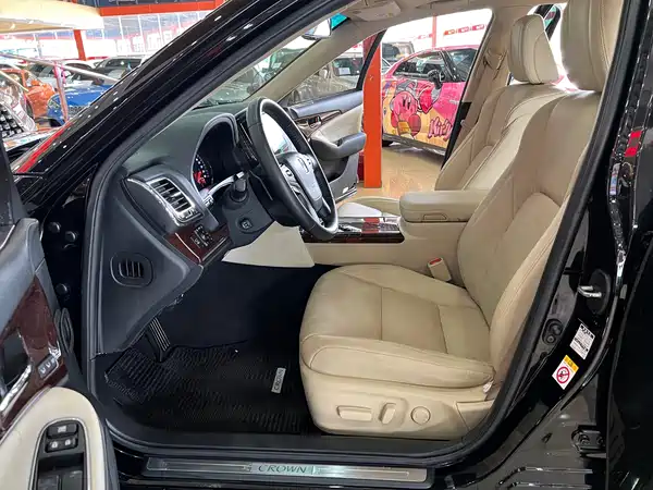 Toyota Crown 2018