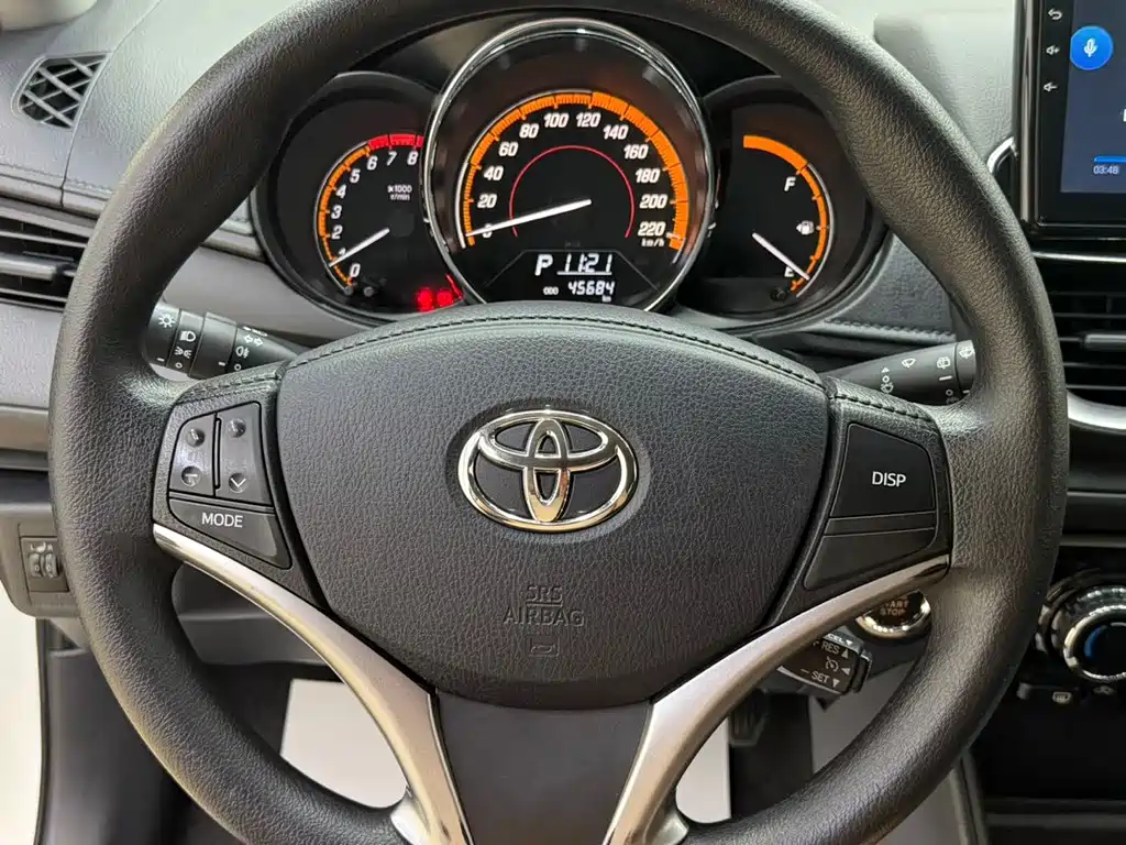 Toyota Yaris L 2022 — фото 16
