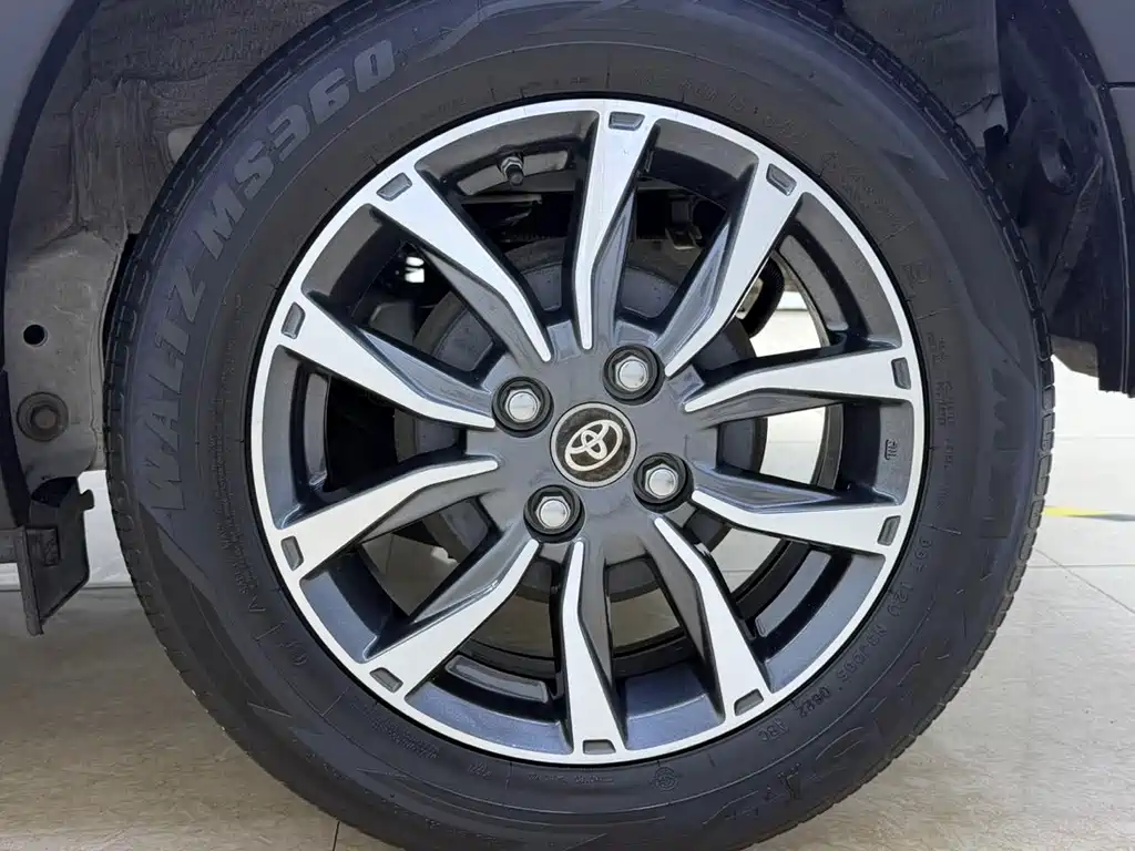 Toyota Yaris L 2022 — фото 23
