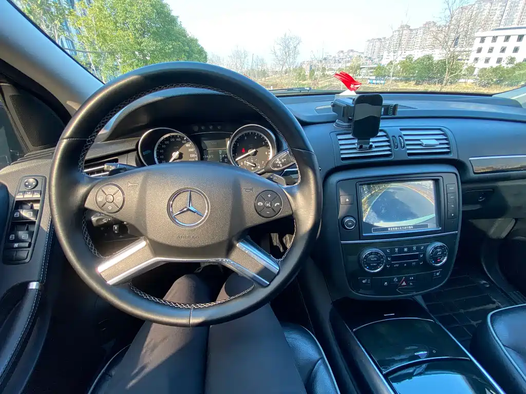 Mercedes-Benz R-Class 2017 — фото 16
