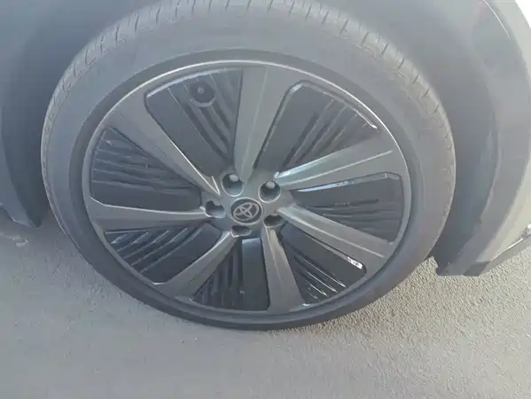Toyota bZ5 2026