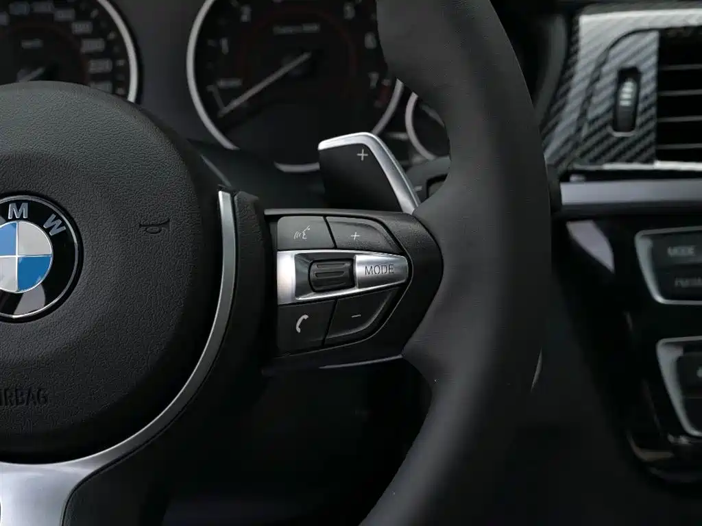 BMW 3 Series 2017 — фото 13