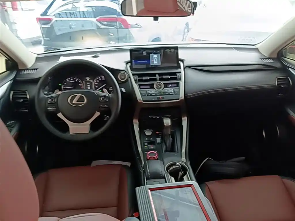 Lexus NX 2015 — фото 10