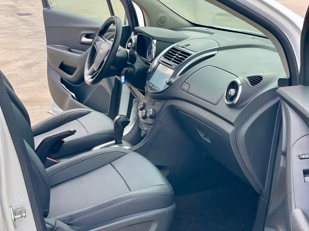 Chevrolet Trax 2015 — фото 11