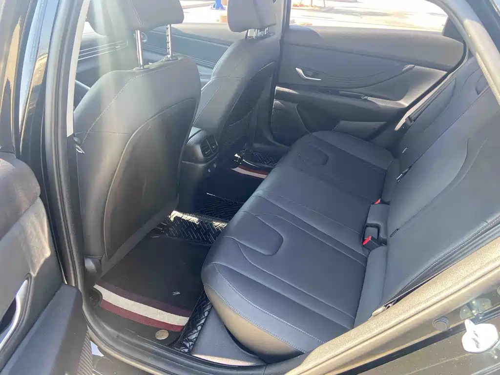 Hyundai Elantra 2023