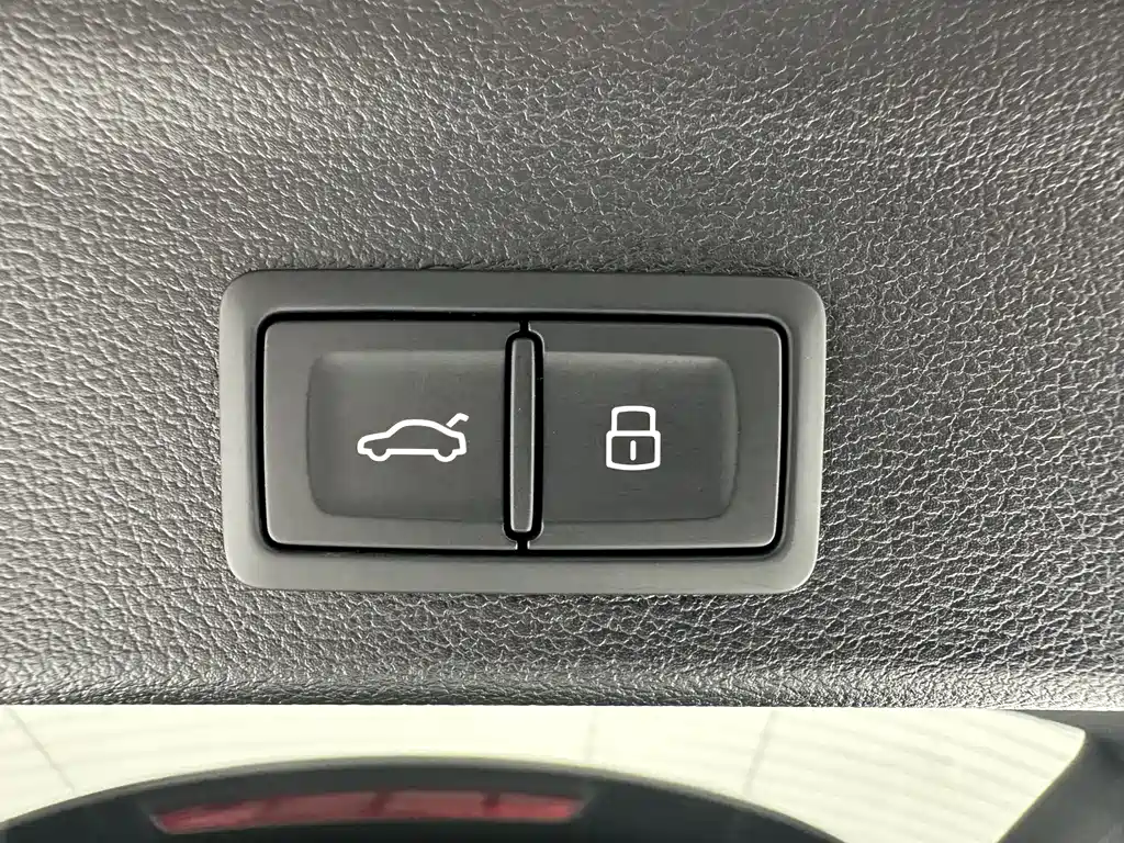 Audi Q3 2023 — фото 17