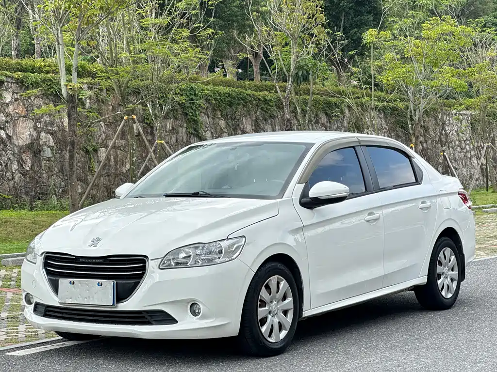 Peugeot 301 2015