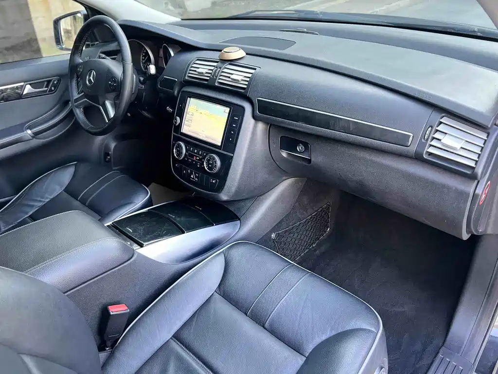 Mercedes-Benz R-Class 2016 — фото 17