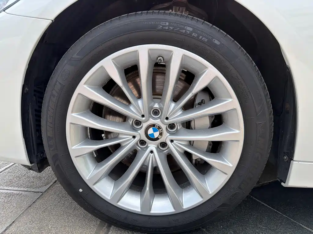 BMW 5 Series 2020 — фото 14