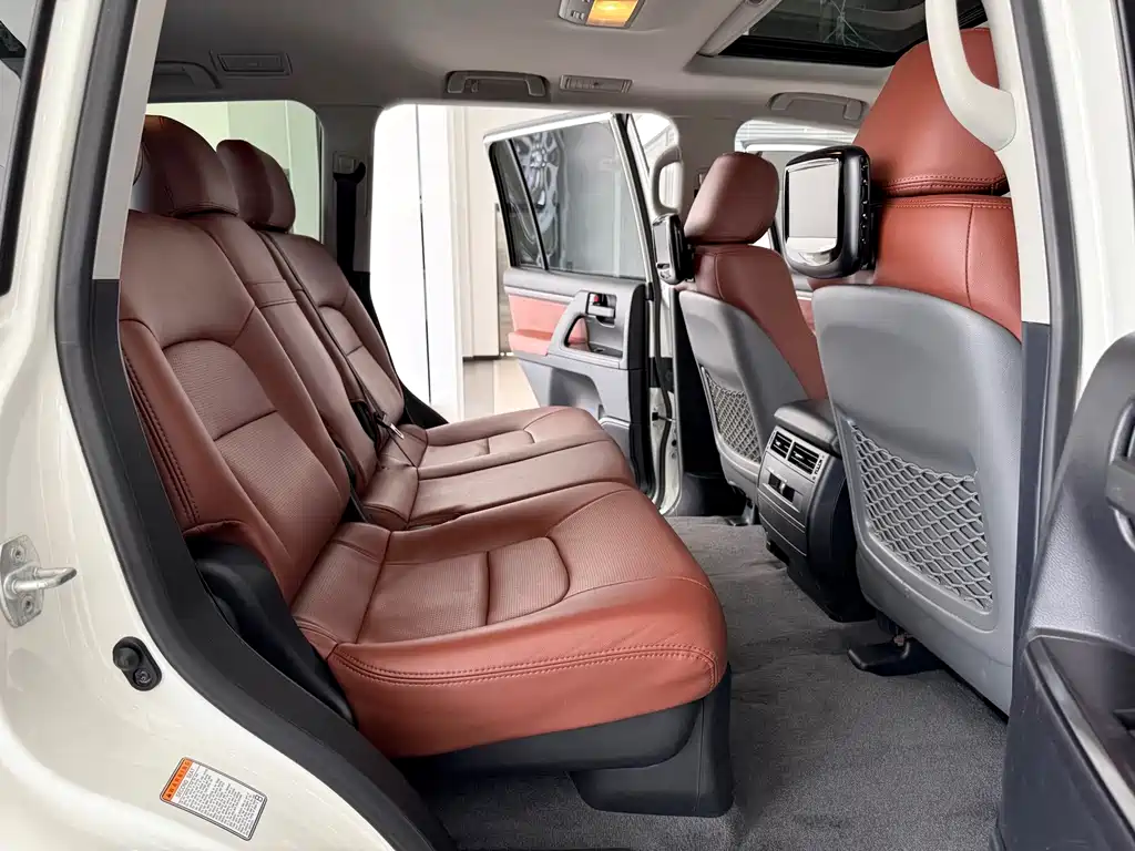 Toyota Land Cruiser 2018 — фото 15