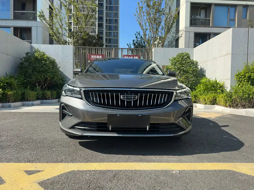 Geely Emgrand 2023