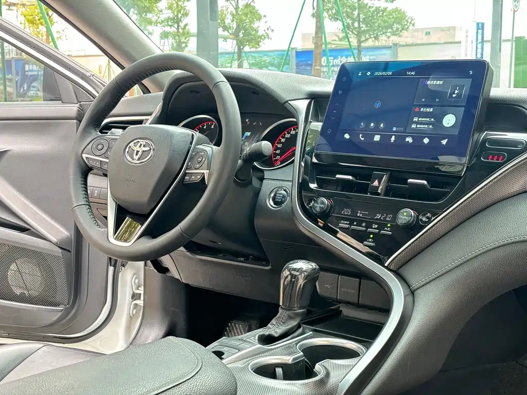 Toyota Camry 2022 — фото 15