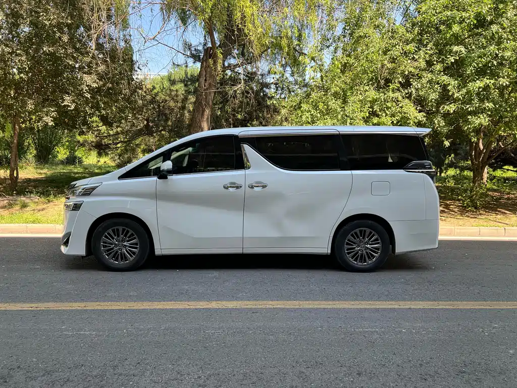 Toyota Vellfire 2020 — фото 16