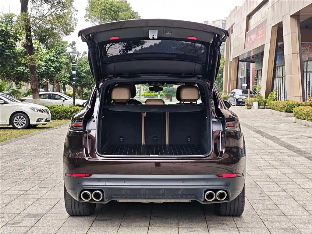 Porsche Cayenne 2018 — фото 14