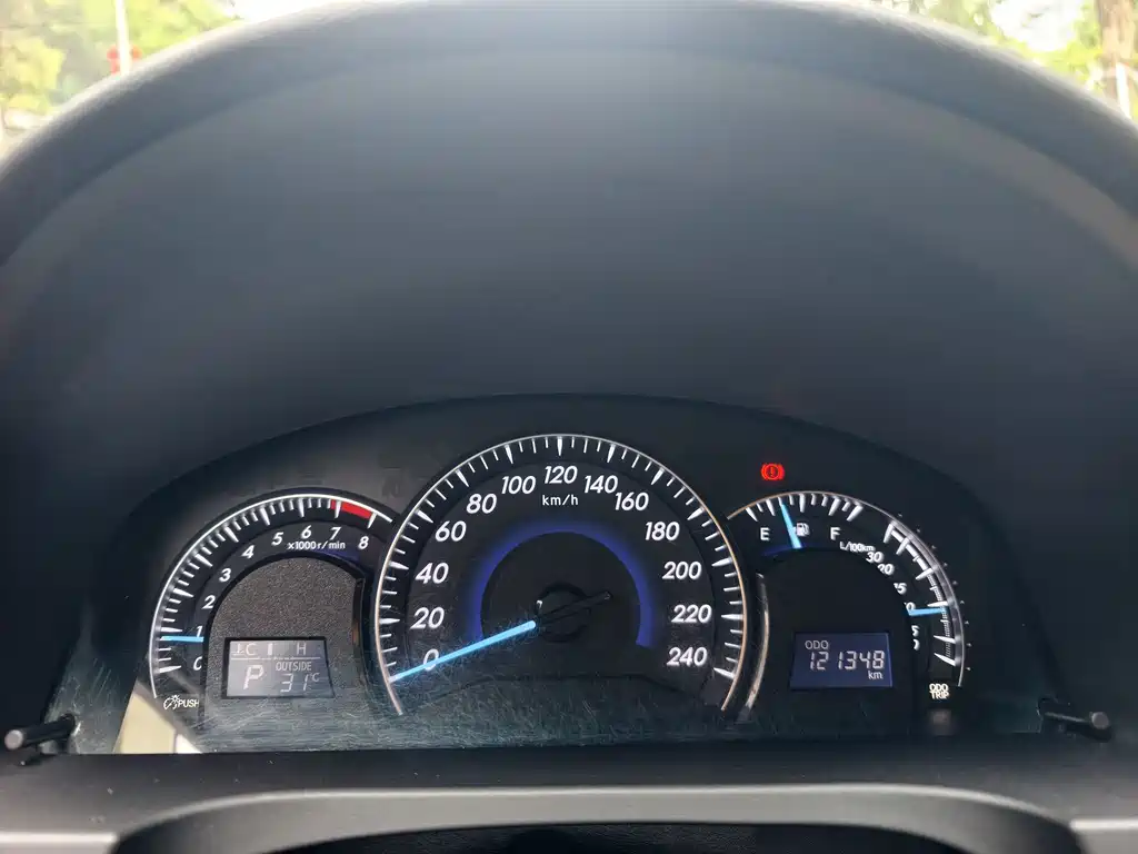 Toyota Camry 2015 — фото 10
