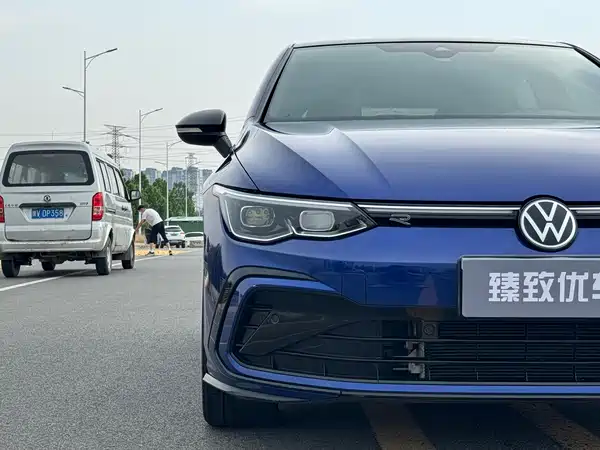Volkswagen Golf 2021