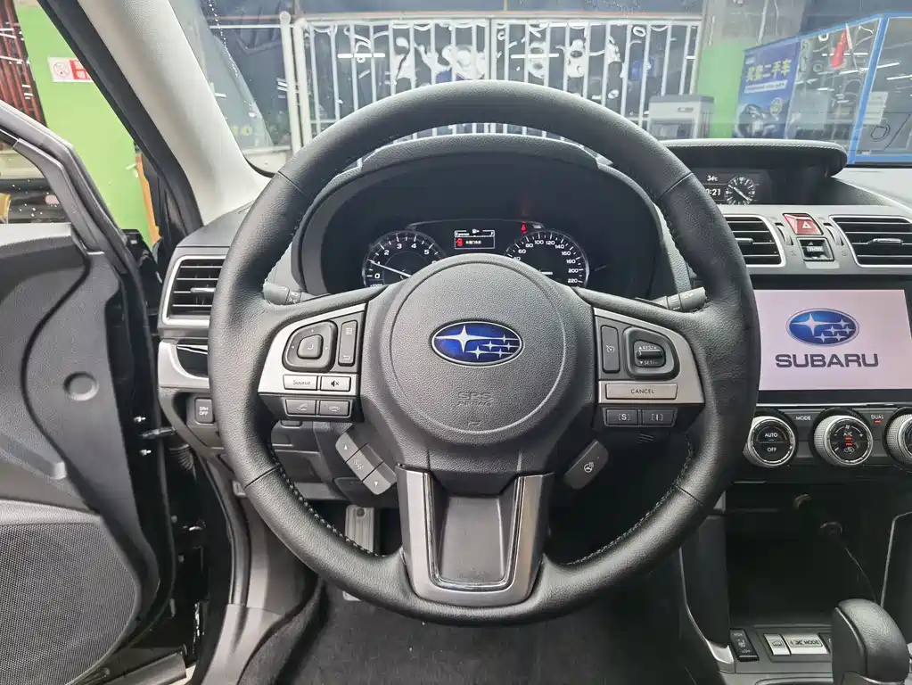 Subaru Forester 2016 — фото 10