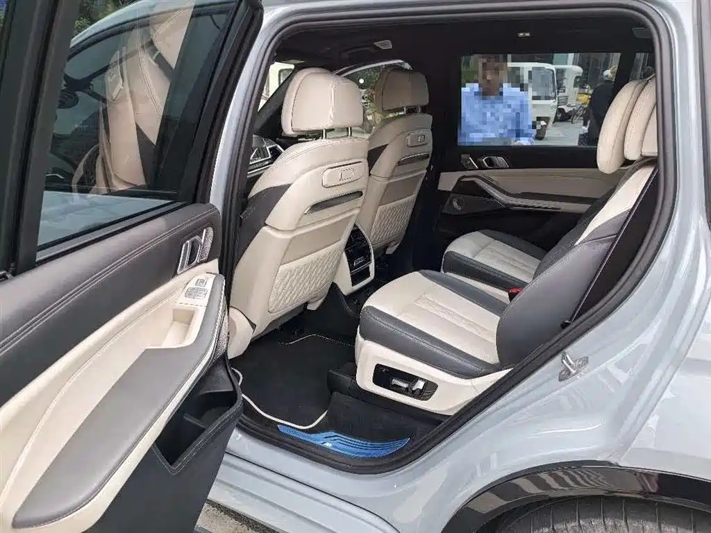 BMW X7 M60i 2023 — фото 4