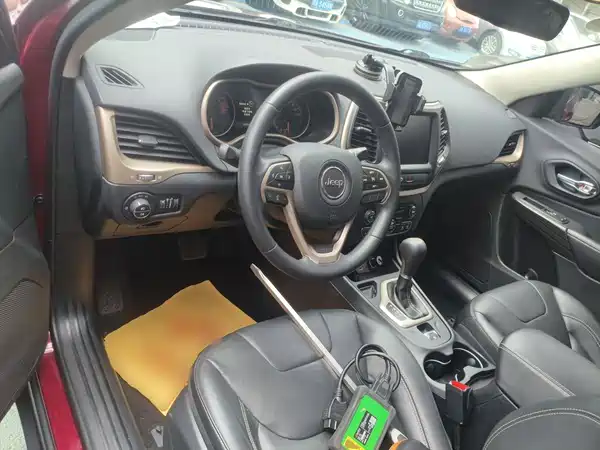 Jeep Cherokee 2016