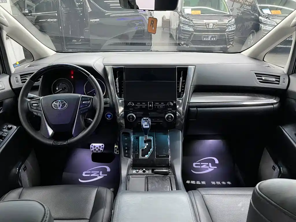 Toyota Vellfire 2020 — фото 7