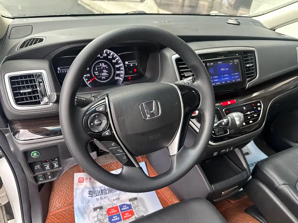 Honda Odyssey 2018 — фото 6